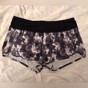 Lululemon speed up 2.5” shorts